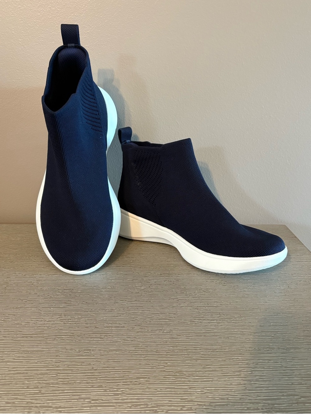 NEW without box VIVAIA Water-Repellent Sneaker BootSliders (Urban Boots) Navy